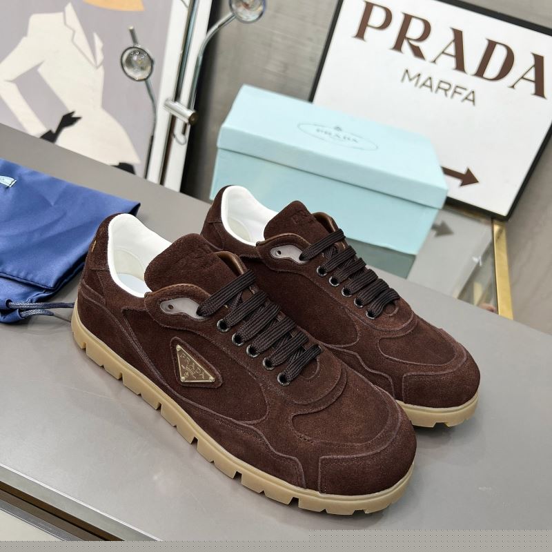 Pra*a casual shoes